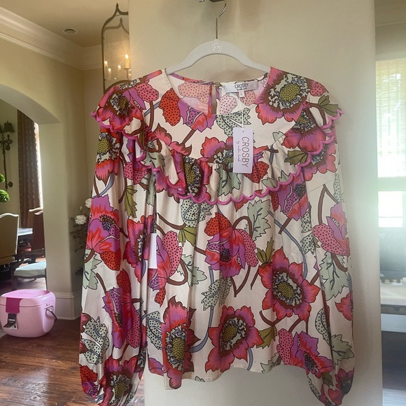 Colorful floral blouse. - Picture 2 of 8